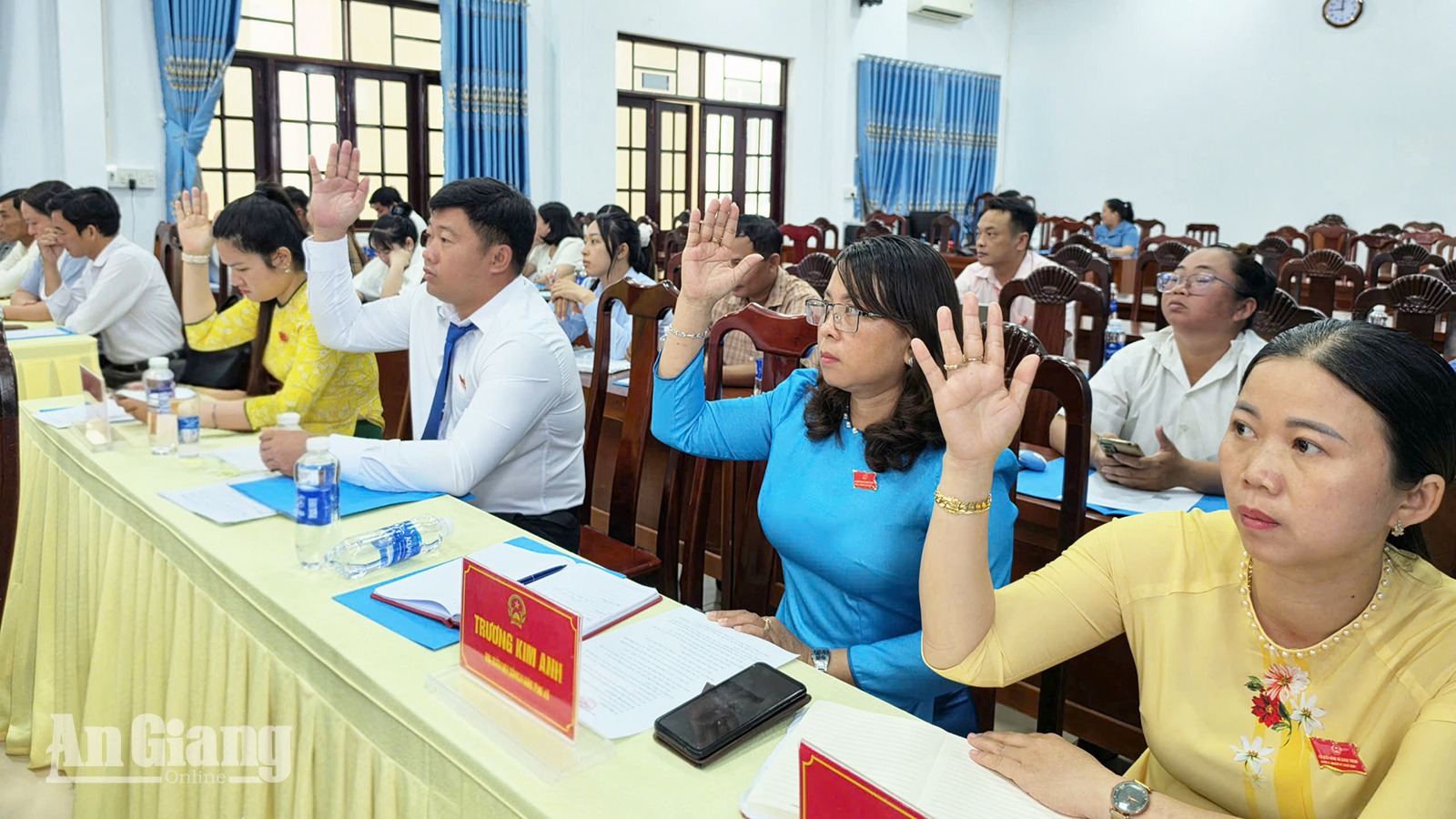HĐND xã Giang Thành thống nhất giao 285 biên chế năm 2026