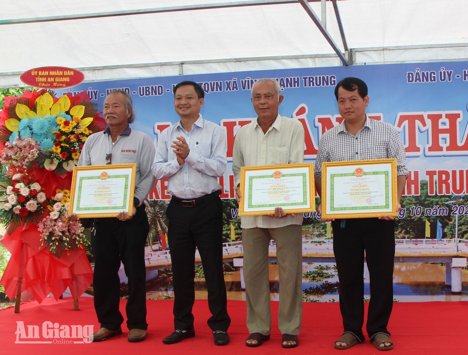 Cầu Kênh 2 trị giá hơn 2,8 tỷ đồng nối Vĩnh Thạnh Trung với Châu Phú