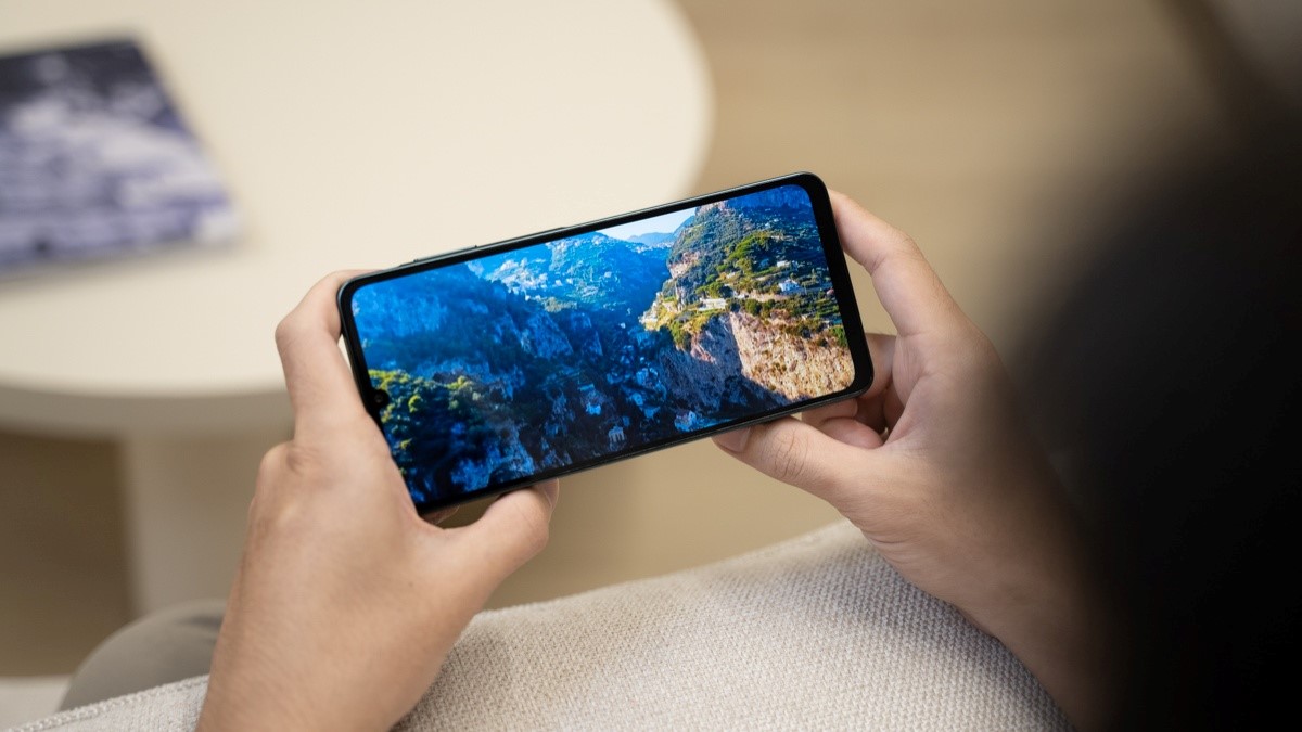 Bộ đôi Samsung A mới: Galaxy A08 pin khủng 6.000mAh, A18 màn AMOLED sắc nét Description: Vi xử lý trên Samsung Galaxy A08 cho phép xem video ổn định