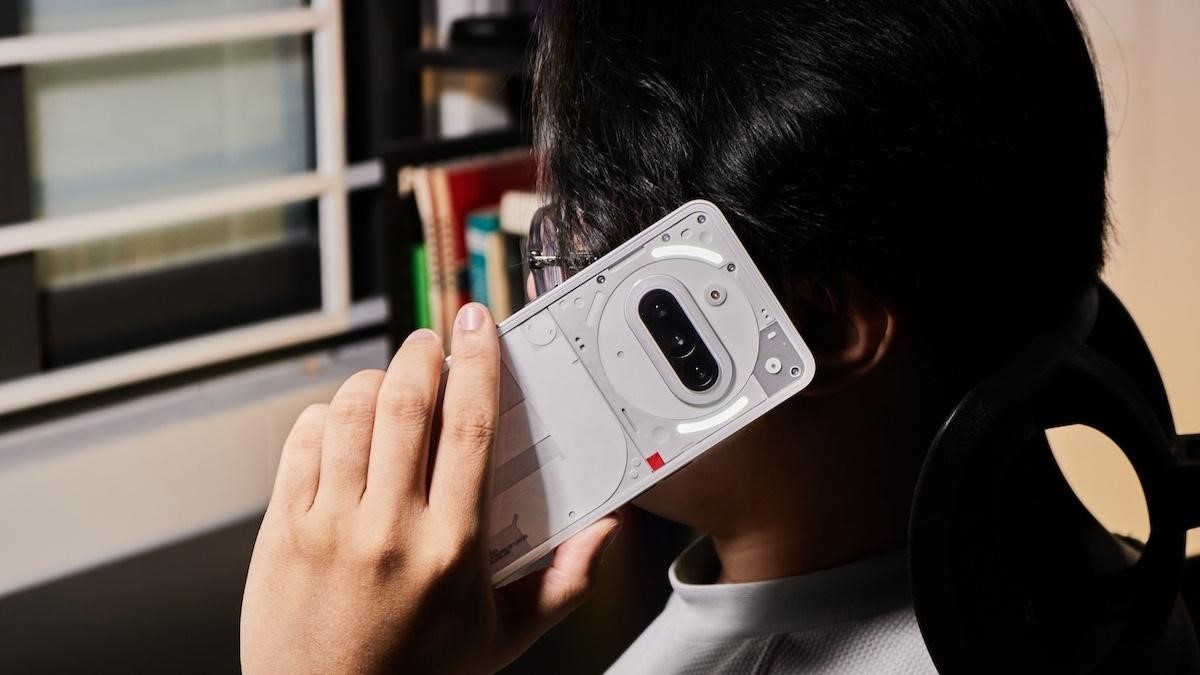 Nothing Phone 3A đặt cạnh 4A: Đời mới mạnh hơn, vì sao bản cũ vẫn “giữ chân” người dùng? Description: Nothing Phone 3A vẫn đáng mua nhờ cấu hình ổn định và giá dễ tiếp cận