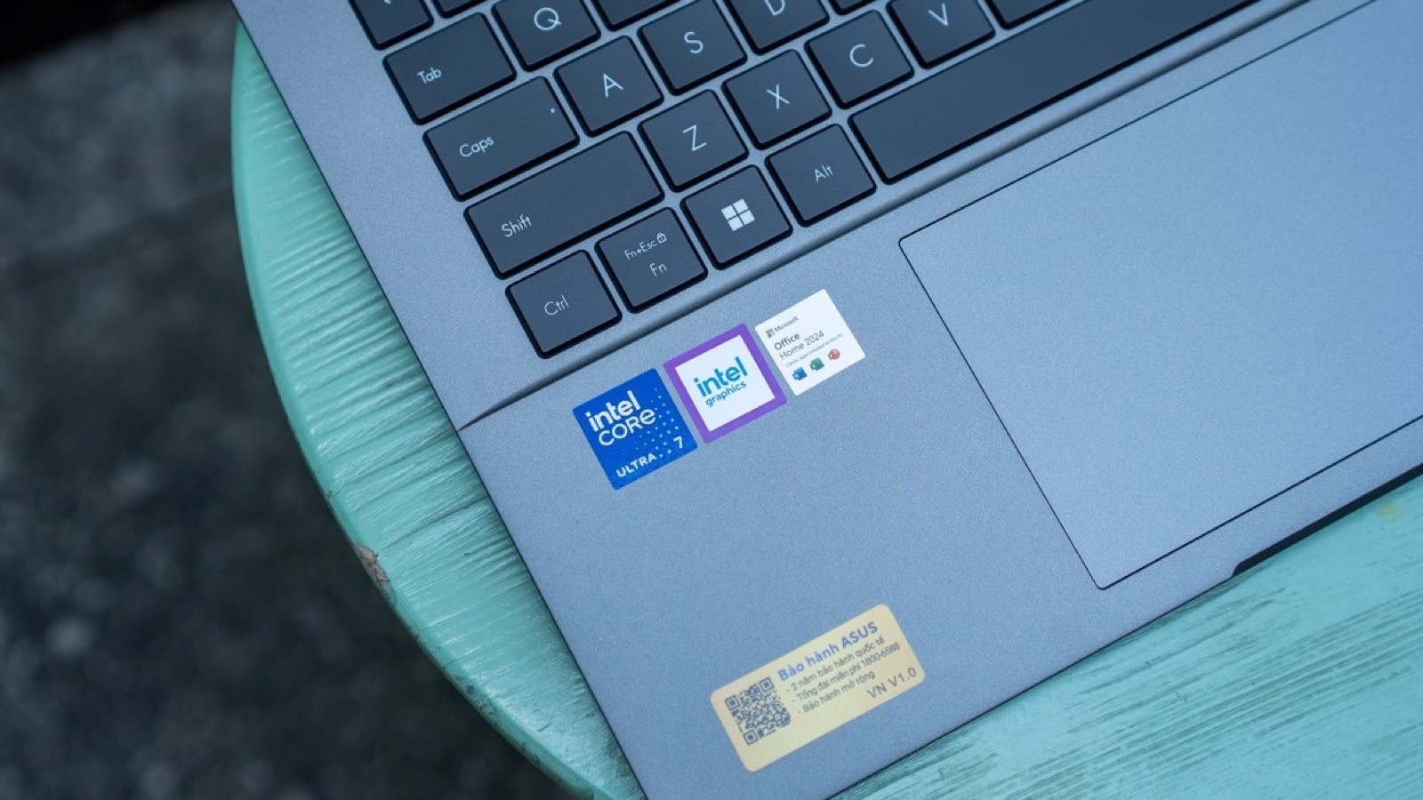 Description: Asus Vivobook Review bản chip Intel Core Ultra có NPU riêng cho các tính năng AI trên laptop