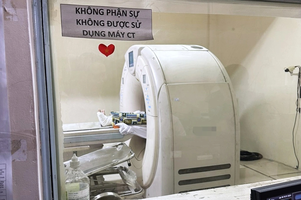 Bác sĩ cảnh báo lạm dụng nội soi, chụp CT khi đau bụng, đau đầu