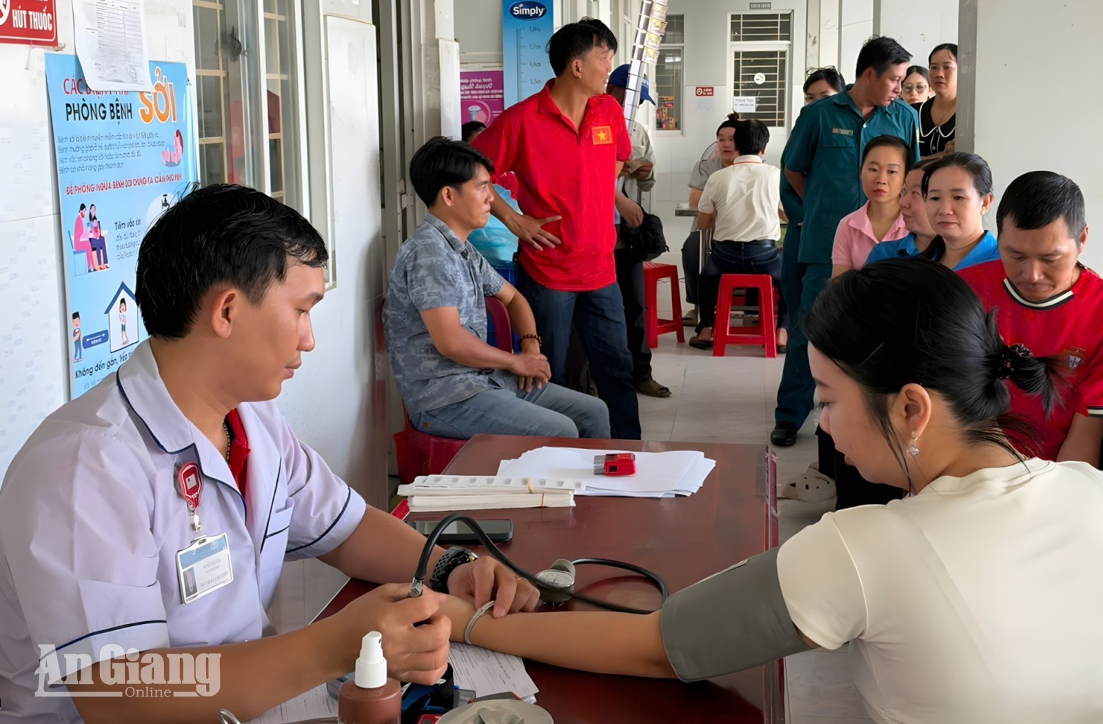 Cô Tô tiếp nhận 102 đơn vị máu tình nguyện