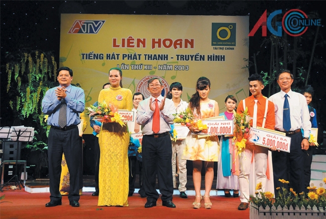 Liên hoan Tiếng hát Phát thanh-Truyền hình An Giang là một trong những hoạt động thu hút sự quan tâm của công chúng.