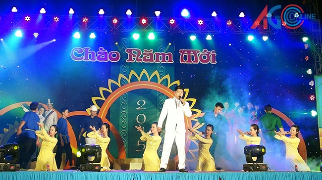 Chào năm mới 2015, Sở Văn hóa - Thể thao và Du lịch tổ chức chuỗi chương trình văn nghệ và hoạt động vui chơi, giải trí