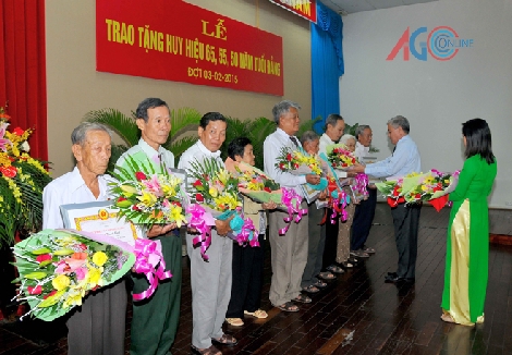 Nhiều hoạt động chào mừng kỷ niệm 85 năm Ngày thành lập Đảng Cộng sản Việt Nam (3- 2- 1930- 3- 2- 2015)