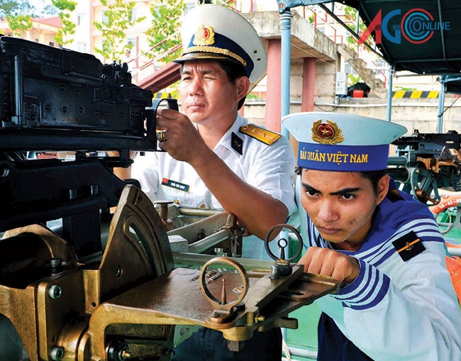 Tập luyện chuyên môn sẵn sàng chiến đấu