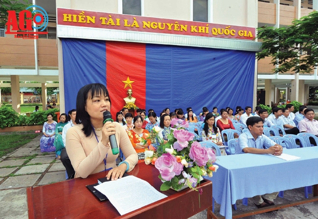 Chủ tịch Hội đồng thi vào lớp 10 tại Trường THPT chuyên Thoại Ngọc Hầu phát biểu khai mạc kỳ thi