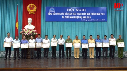 Thực hiện đồng bộ, quyết liệt, toàn diện, thường xuyên các giải pháp bảo đảm trật tự an toàn giao thông