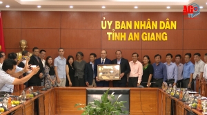 Chủ tịch UBND tỉnh Nguyễn Thanh Bình làm việc với đoàn công tác ngân hàng Thế giới tại Việt Nam