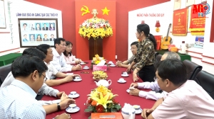 Chủ tịch UBMTTQVN tỉnh Nguyễn Tiếc Hùng và Phó Chủ tịch UBND tỉnh Lê Văn Phước thăm Báo An Giang