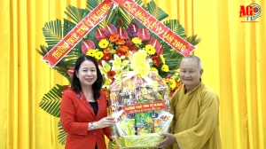 Bí thư Tỉnh ủy Võ Thị Ánh Xuân chúc mừng Đại lễ Vu lan