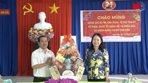 Bí thư Tỉnh ủy An Giang Võ Thị Ánh Xuân đến thăm, chúc Tết Đảng bộ, chính quyền và nhân dân xã Nhơn Hưng