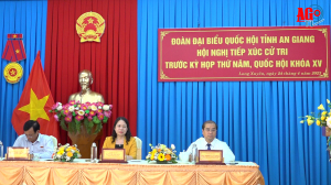Phó Chủ tịch nước Võ Thị Ánh Xuân tiếp xúc cử tri TP. Long Xuyên