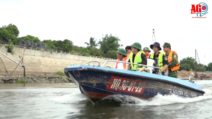 Bí thư Tỉnh ủy An Giang Lê Hồng Quang khảo sát tuyến biên giới trên địa bàn huyện An Phú