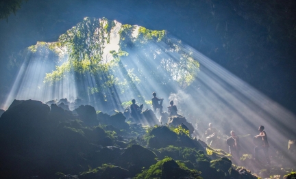 Khám phá hang động dung nham dài nhất Đông Nam Á
