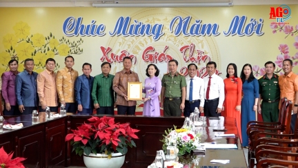 Phó Tỉnh trưởng tỉnh Kampong Chhnang chúc Tết lãnh đạo và Nhân dân tỉnh An Giang