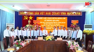 Tỉnh ủy, HĐND, UBND, UBMTTQVN tỉnh An Giang thăm, chúc mừng Ngày Thầy thuốc Việt Nam