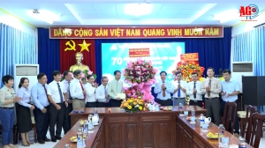 Chủ tịch UBND tỉnh An Giang Hồ Văn Mừng thăm, chúc mừng Ngày Thầy thuốc Việt Nam