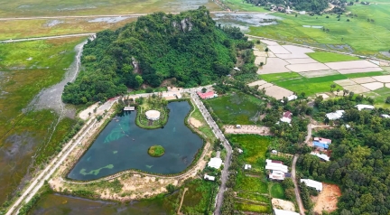 Kỳ vĩ núi Đá Dựng Kỳ vĩ núi Đá Dựng