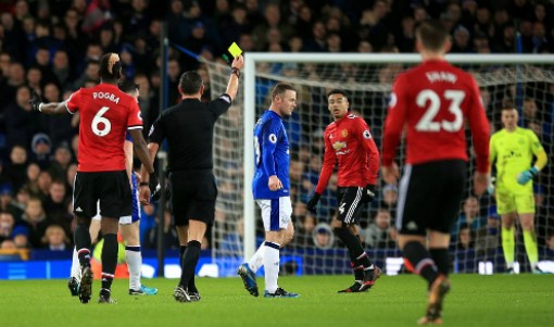 Man Utd đánh bại Everton để trở lại nhì bảng