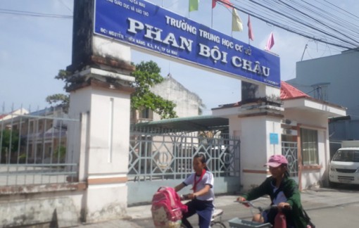 Cà Mau: Giáng chức hiệu trưởng vì thu tiền học thêm sai quy định