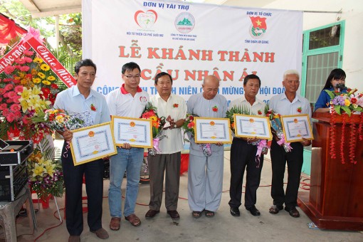 Chung sức xây dựng cầu nông thôn