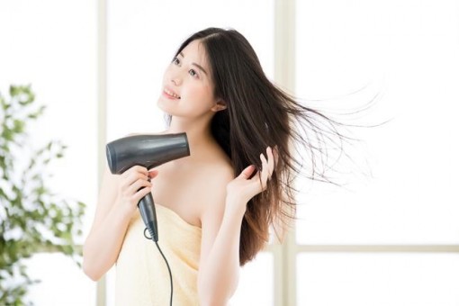 'Thần chú' không thể bỏ qua cho tóc và da đầu khỏe ngày lạnh