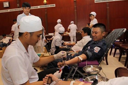 Dự trữ nhóm máu O đang cạn, kêu gọi người hiến máu gấp