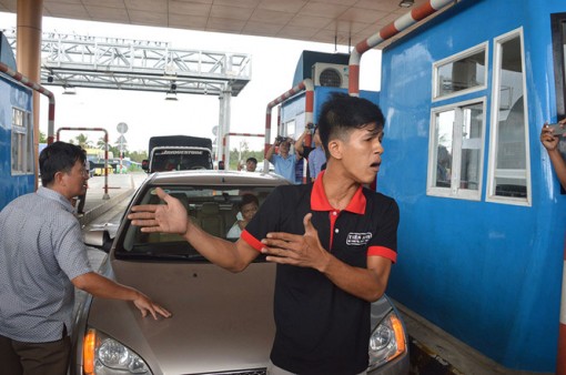 Tài xế phản đối, BOT Sóc Trăng 2 lần xả trạm