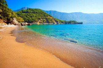 Những bãi biển đẹp "thần sầu" nhất định phải đến trong năm 2018
