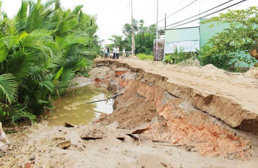 Cần Đước xảy ra sạt lở nghiêm trọng