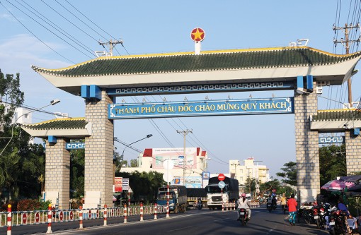 Phấn đấu trở thành vùng động lực phát triển của tỉnh