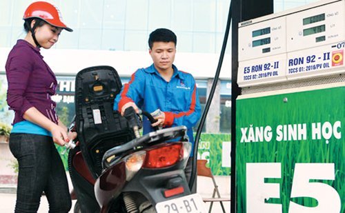 Xăng dầu lại đồng loạt tăng giá, Ron 95 tự do lên sát 21.000 đồng/lít