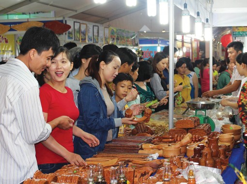 Chờ đợi gì ở hội chợ “tất niên”?
