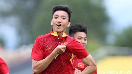 Hậu vệ cánh Đoàn Văn Hậu chính thức phải nghỉ hết giải