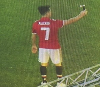 Rò rỉ hình ảnh Alexis Sanchez mặc áo số 7 tại M.U