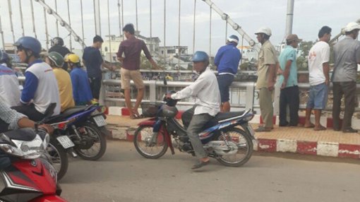 Sóc Trăng: Bỏ chạy khi công an mời làm việc rồi nhảy cầu, mất tích