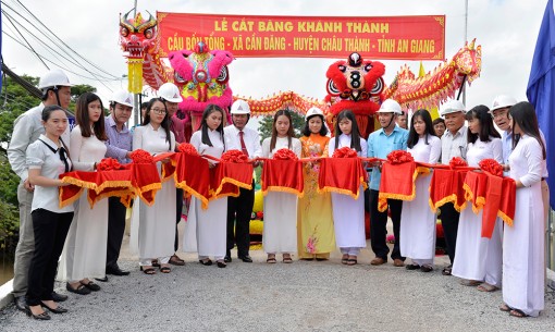 Niềm vui ở xã nông thôn mới Cần Đăng