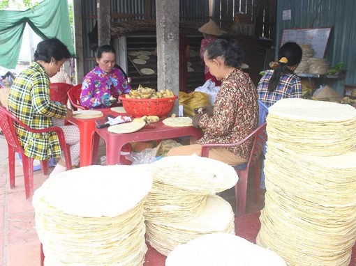 Mỹ Lồng, Sơn Đốc vào mùa tráng bánh ngày đêm