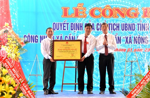 Cần Đăng đón nhận danh hiệu xã đạt chuẩn nông thôn mới