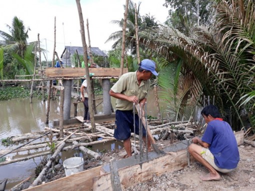 Đội xây cầu thiện nguyện ở miền Tây