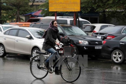 Ảnh hưởng không khí lạnh, Hà Nội có mưa rải rác, nhiệt độ giảm dần