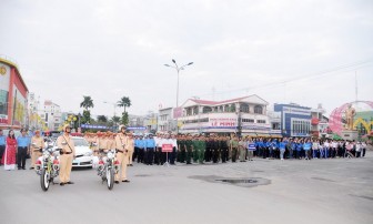 Ra quân thực hiện nhiệm vụ “Năm an toàn giao thông 2018”