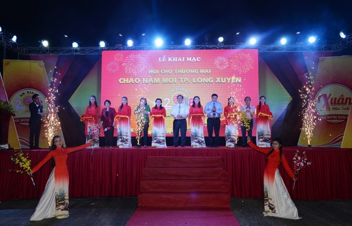 Khai mạc Hội chợ Thương mại Chào năm mới TP. Long Xuyên - An Giang 2018