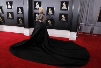 Các sao lộng lẫy trên thảm đỏ Grammy 2018