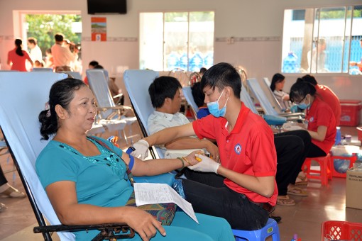 Lễ hội Xuân hồng và phát động hiến máu tình nguyện