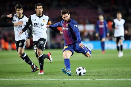 Siêu sao lóe sáng, Barca "đặt gạch" một suất vào trận chung kết