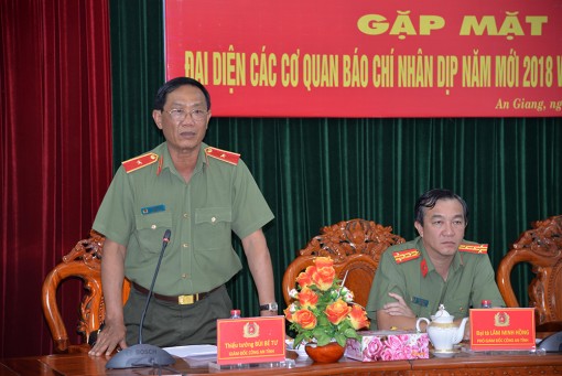 Công an tỉnh họp mặt báo chí đầu xuân Mậu Tuất