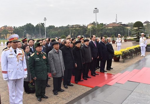 Lãnh đạo Đảng, Nhà nước vào Lăng viếng Chủ tịch Hồ Chí Minh